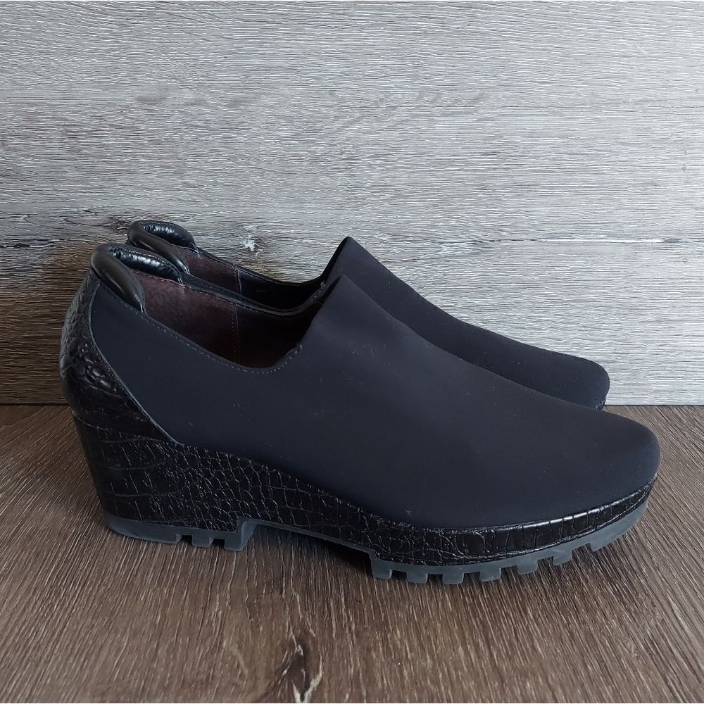 Donald J. Pliner Rrr2 Black Crepe Elastic Crocodile Embossed Leather Loafers 8